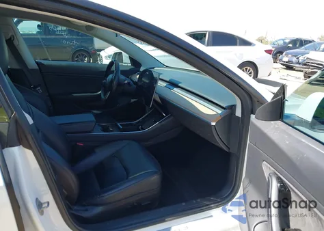 2018 Tesla Model 3 Long Range/Mid Range из США, поврежденный, VIN 5YJ3E1EA3JF048858